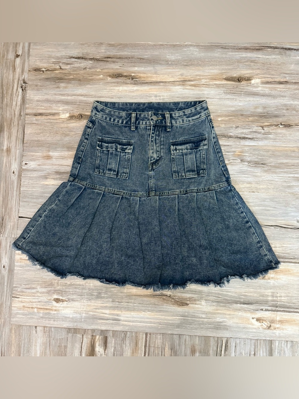 ROMWE Denim Jean Skirt Women’s Size M Blue Pleated Pockets Button Fringe Raw Hem
